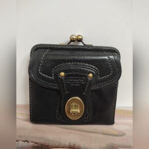 Coach Legacy Turnlock Leather Framed Kisslock Wallet Black